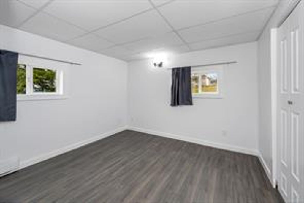 listing image 16048674046809872554