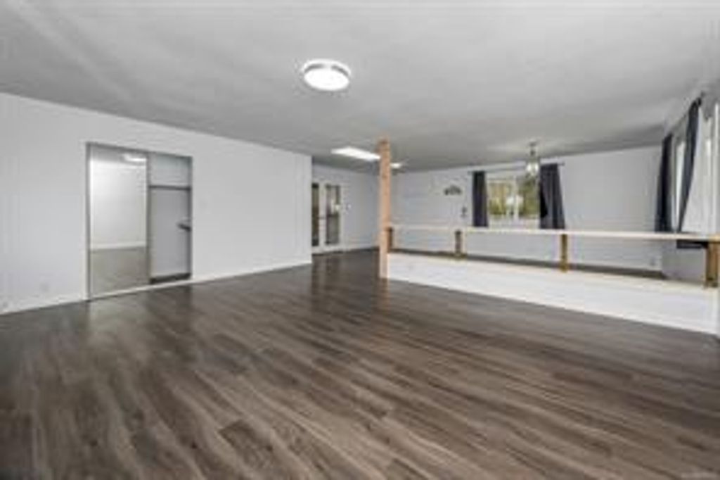 listing image 16043921068559503254