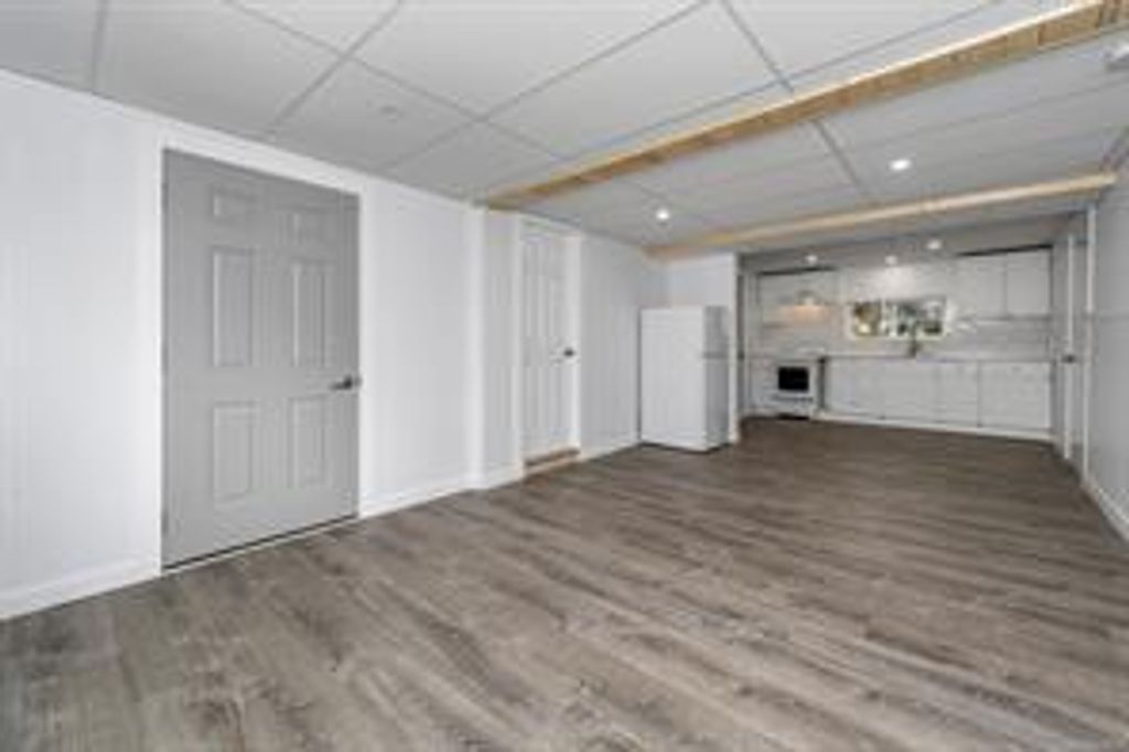 listing image 16041366679830078861