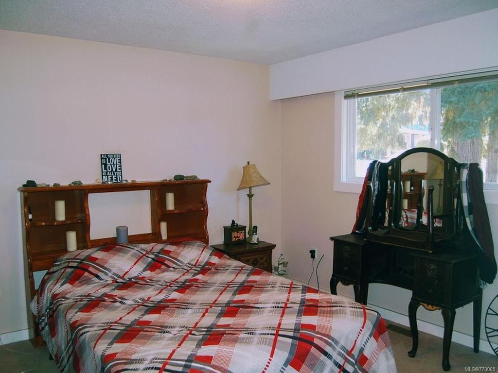 listing image 16048850874549359656