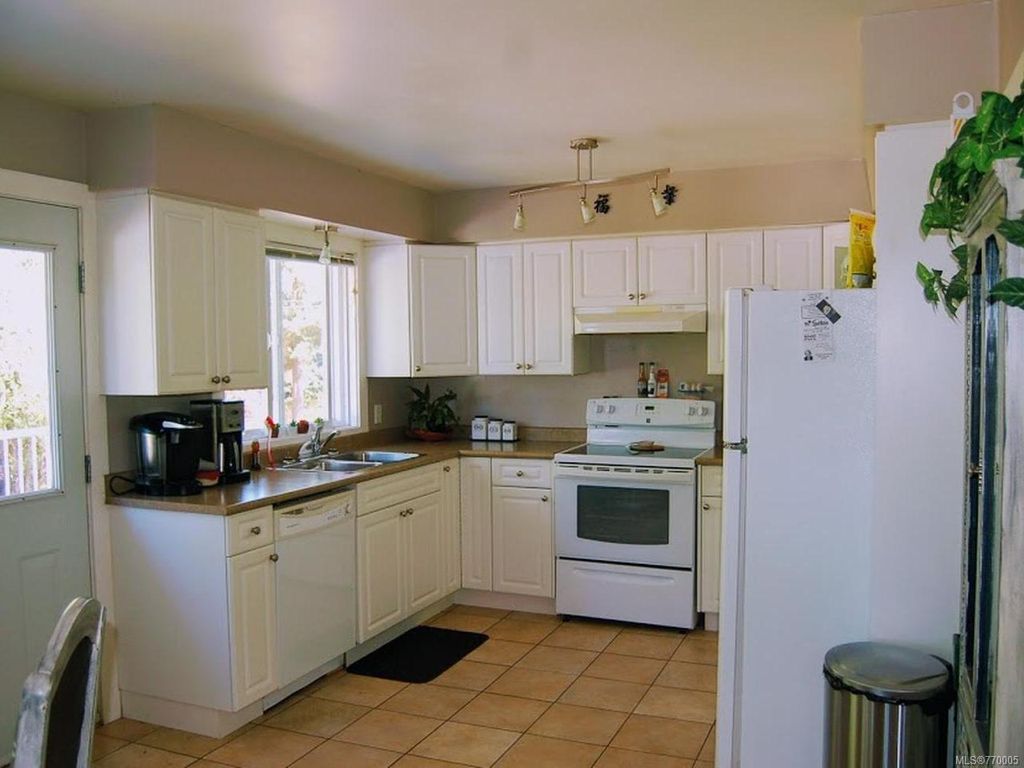 listing image 16042517942033379498