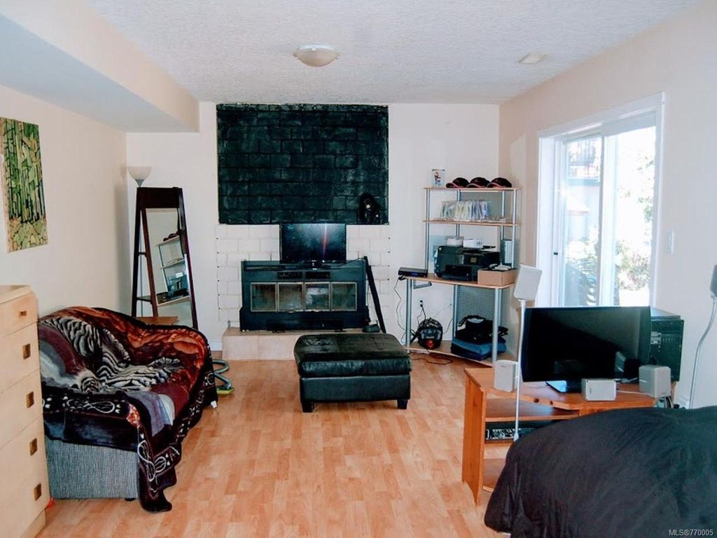 listing image 16045291943519532830