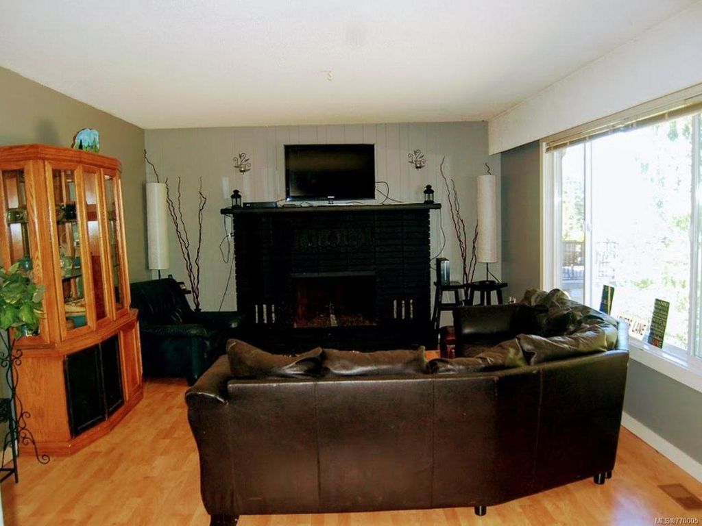 listing image 16043265133496243022
