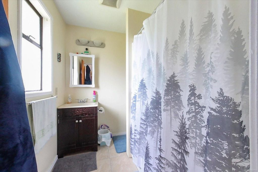 listing image 16045628328743530438