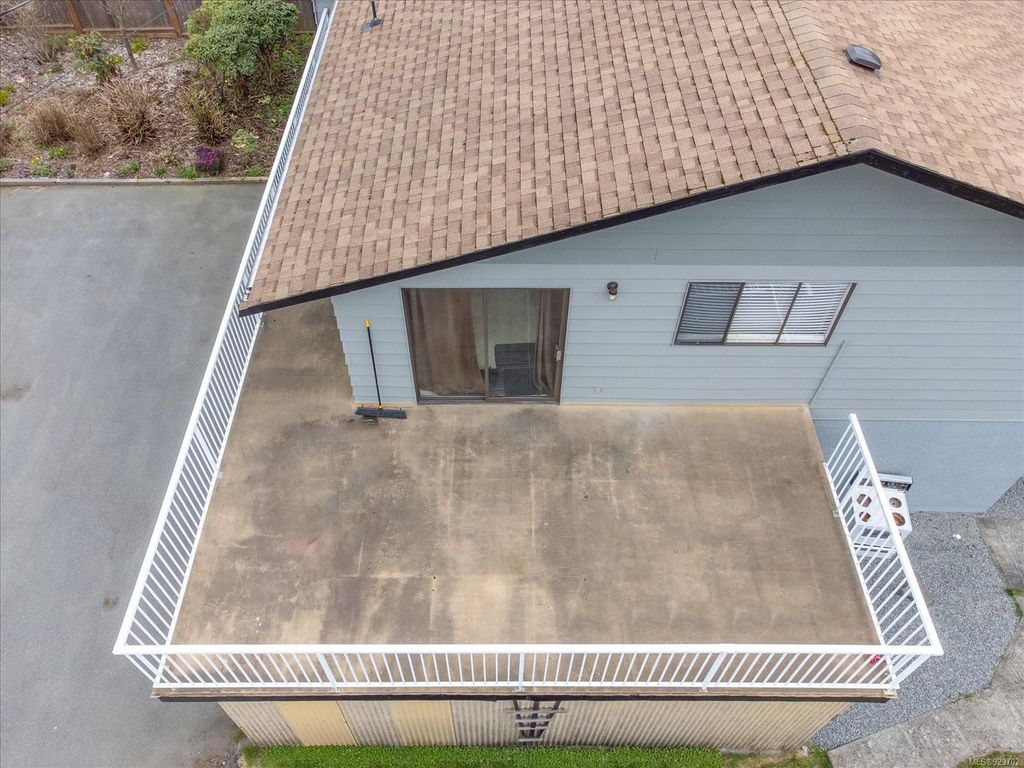 listing image 16049016659357949508