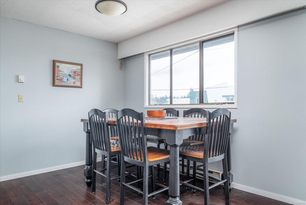 listing image 16046964238983076059