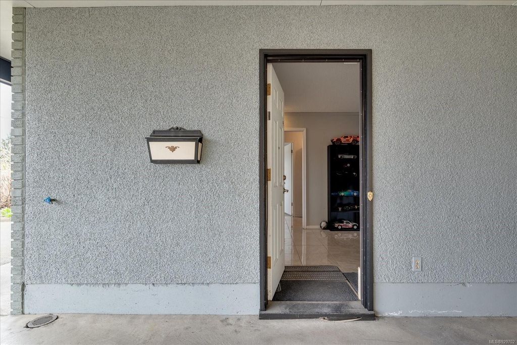 listing image 16040159920420639270