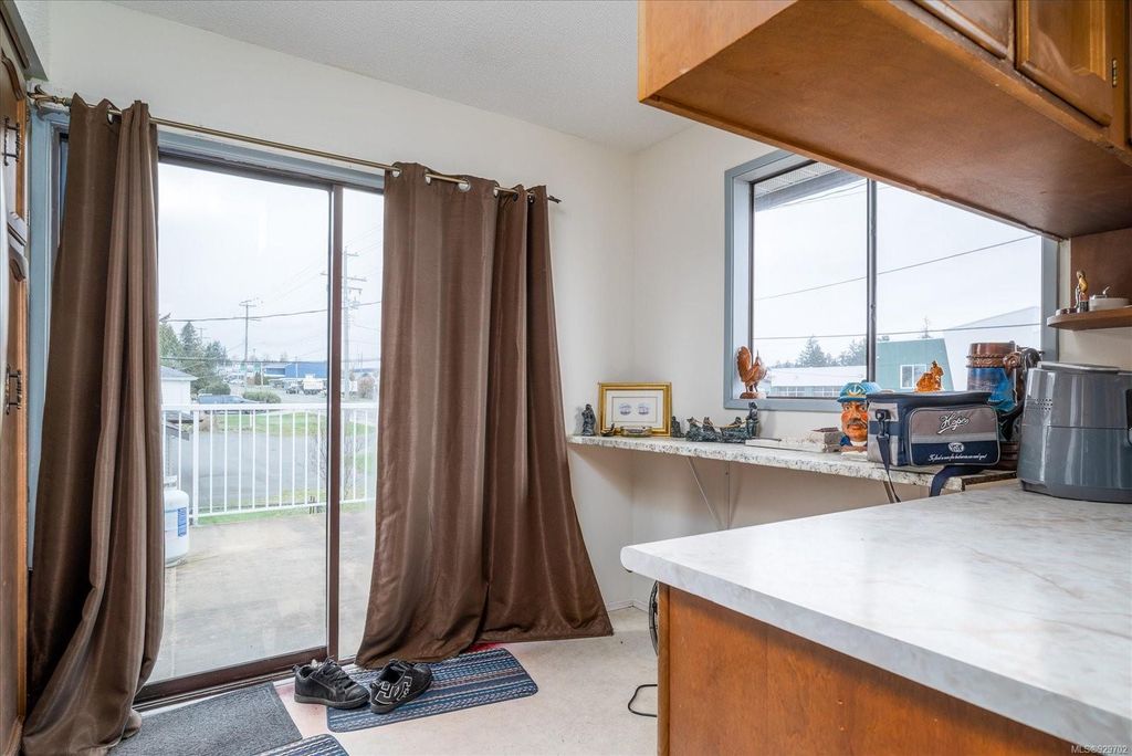 listing image 16048084719050451984