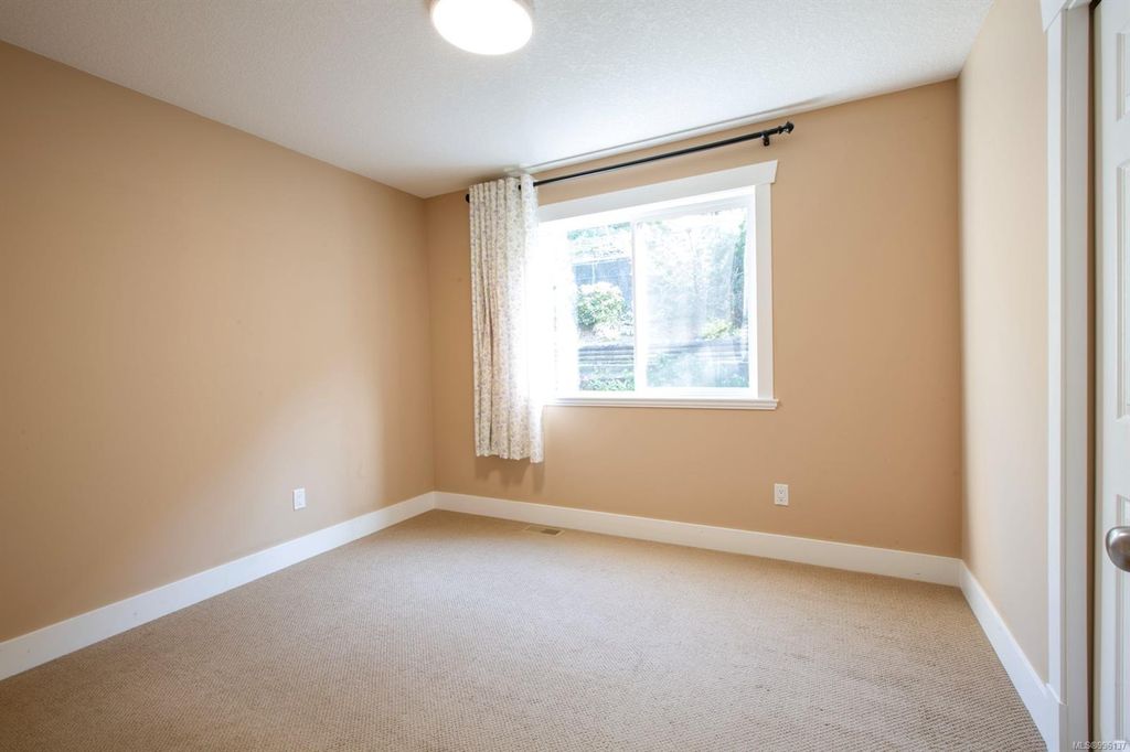listing image 16043297216647854283