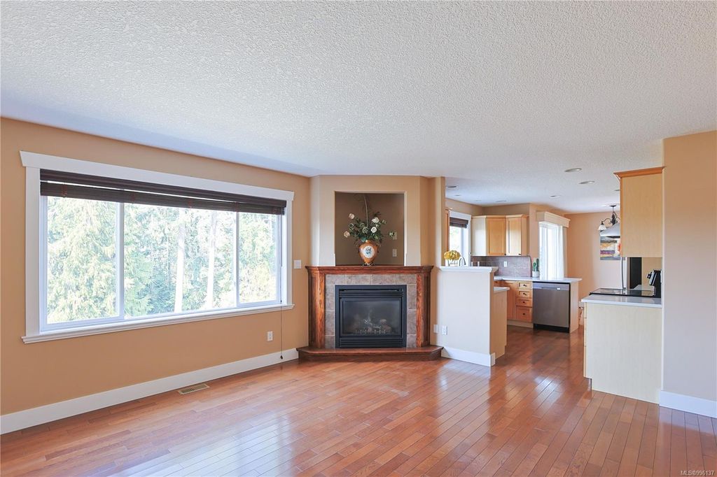 listing image 16047531883254498256