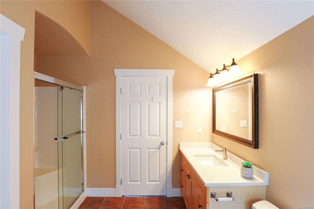 listing image 16045812410334933132