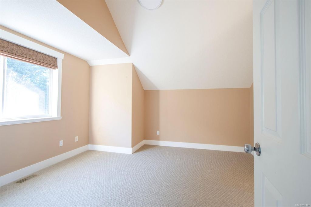 listing image 16046518089034231299