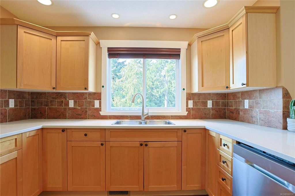 listing image 16049363265930394309