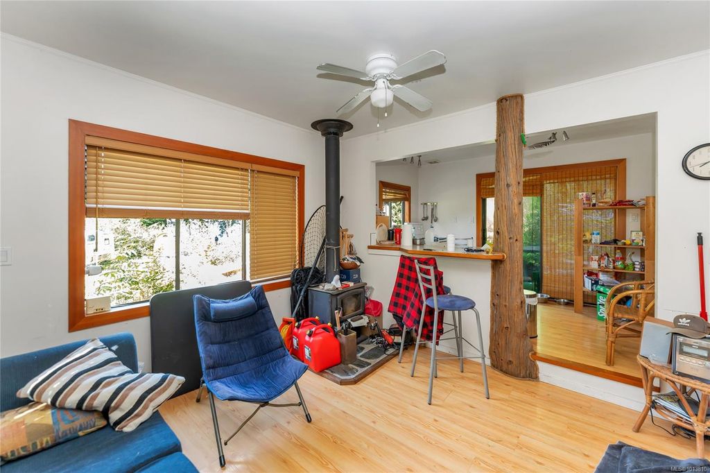 listing image 16048298047113840120