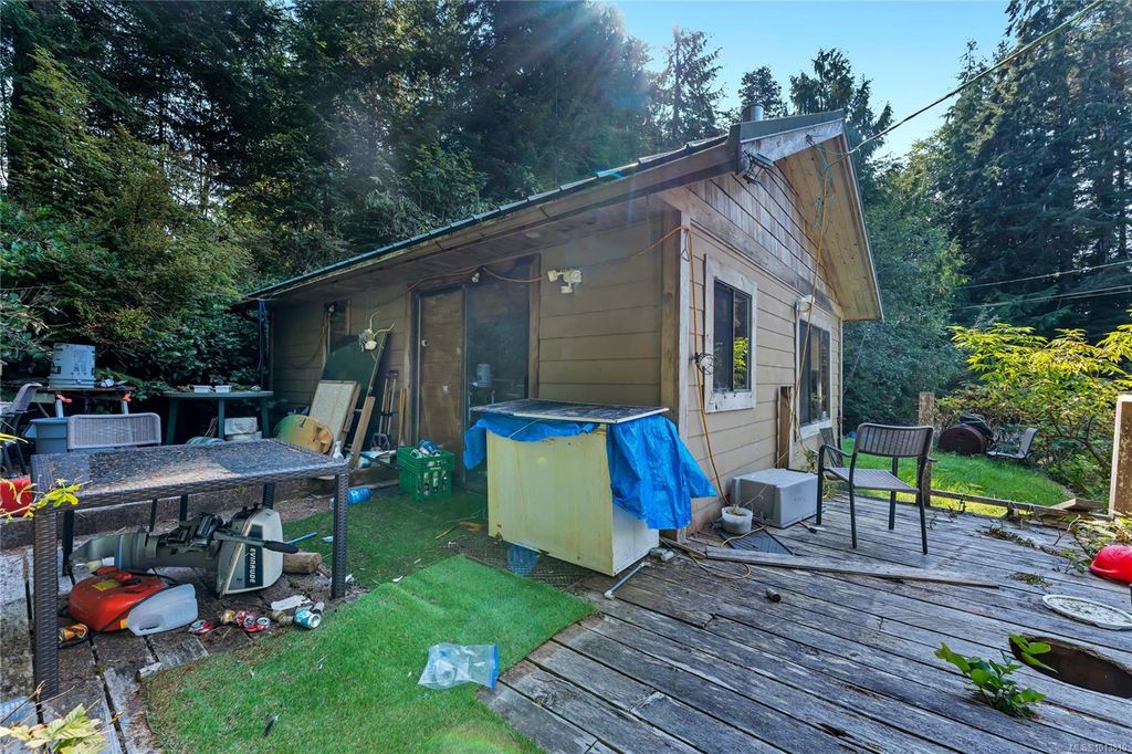 listing image 16044580641248756233