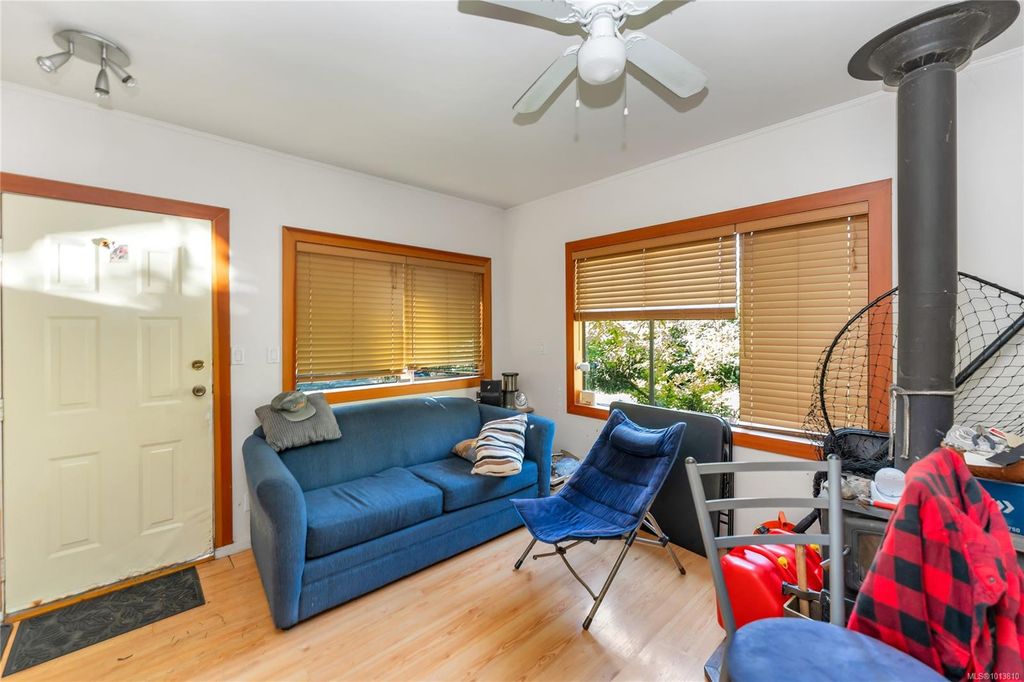 listing image 16044021239784586276