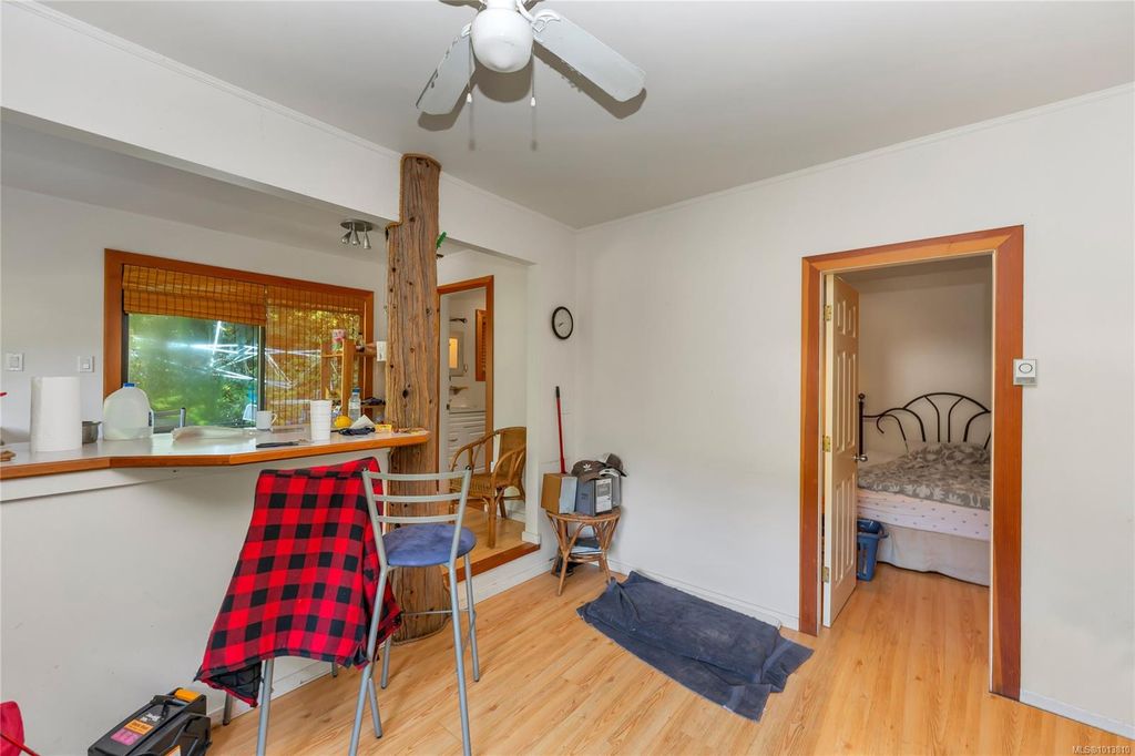 listing image 16041144675190367839