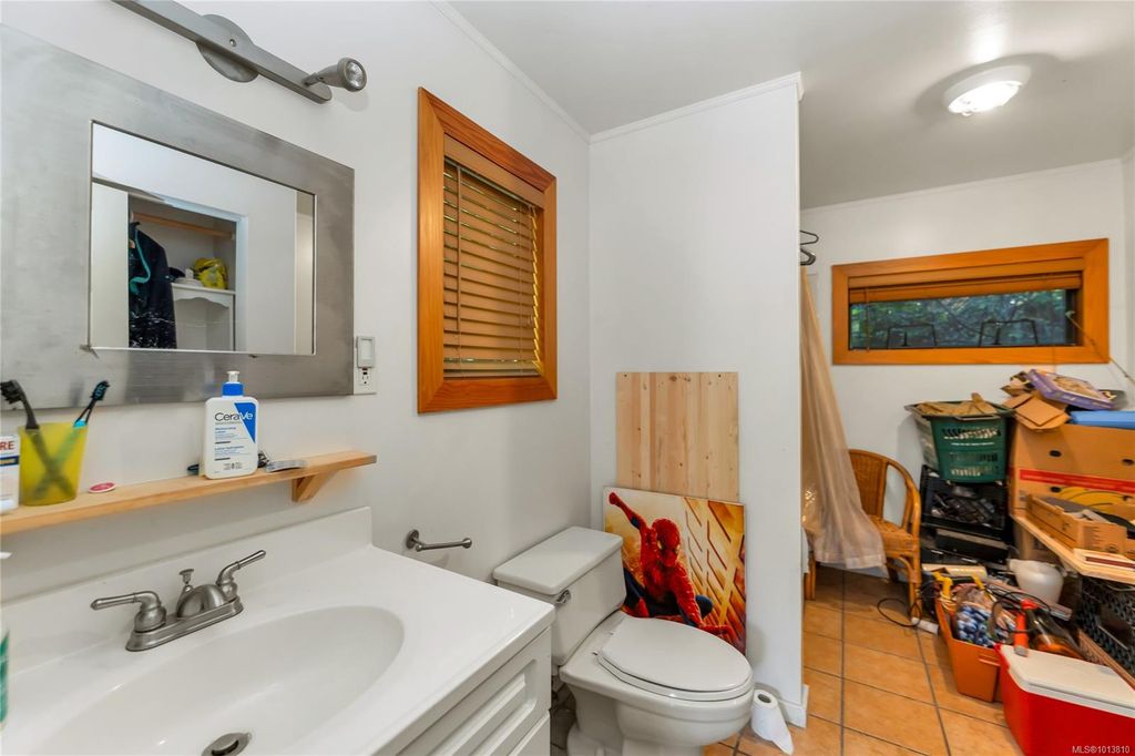listing image 16047290762338940815