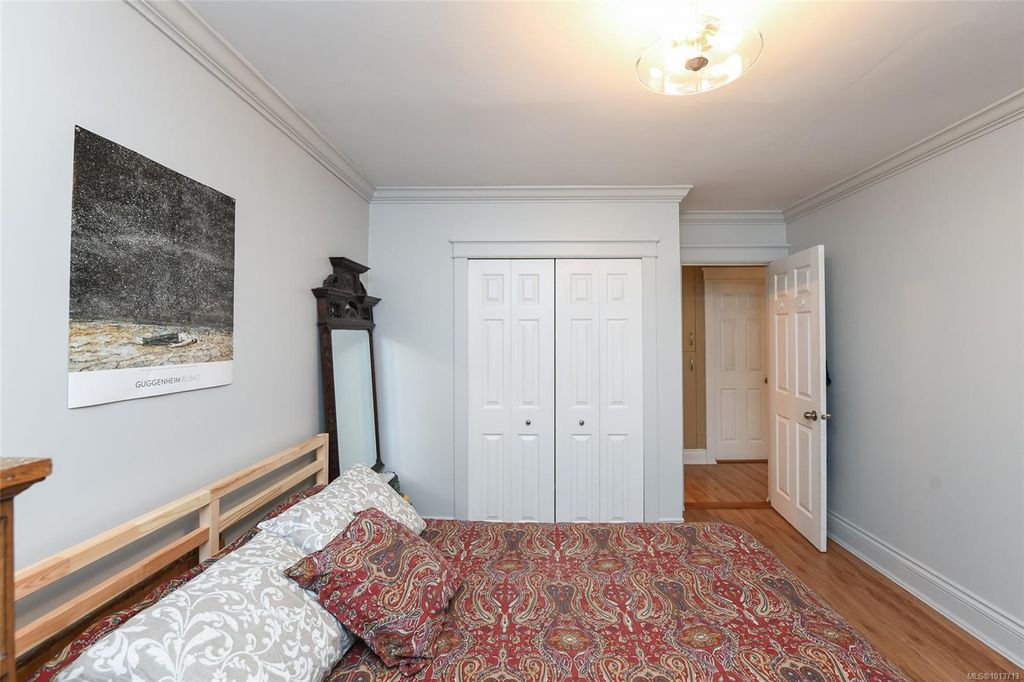 listing image 16042135126669038067