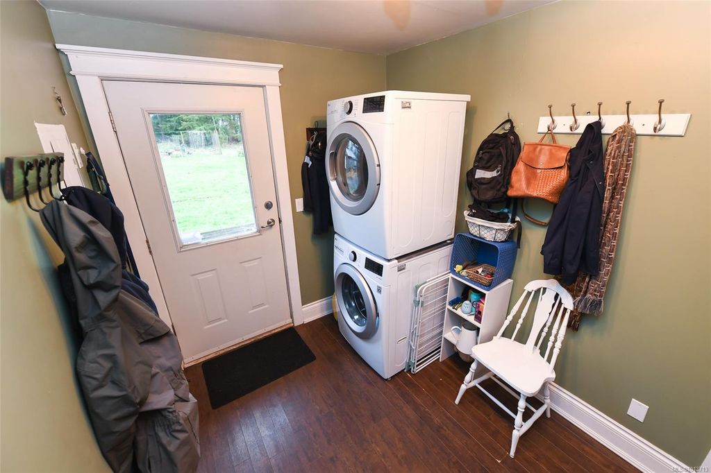 listing image 16043536063534310284