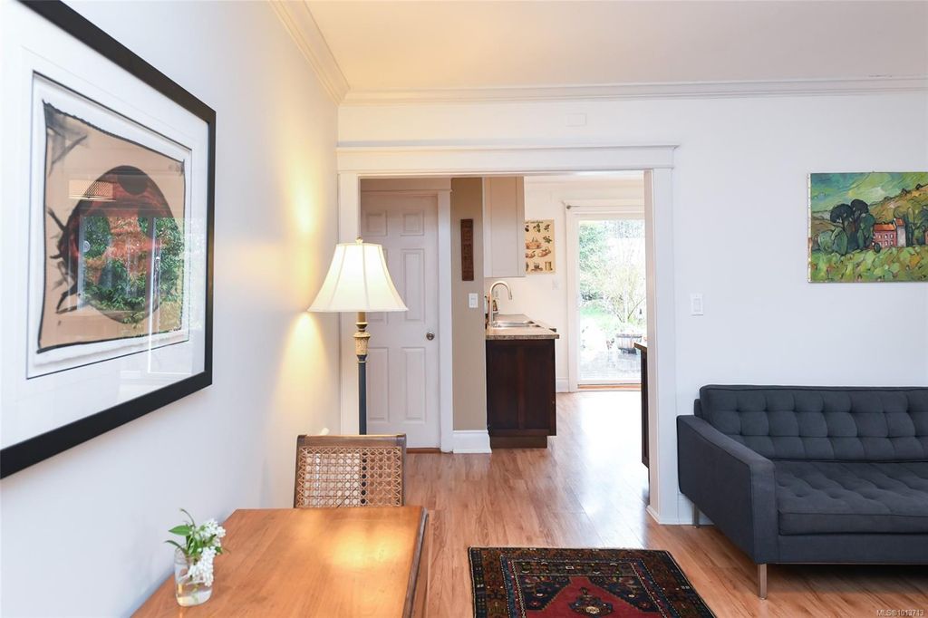 listing image 16043865978376047379
