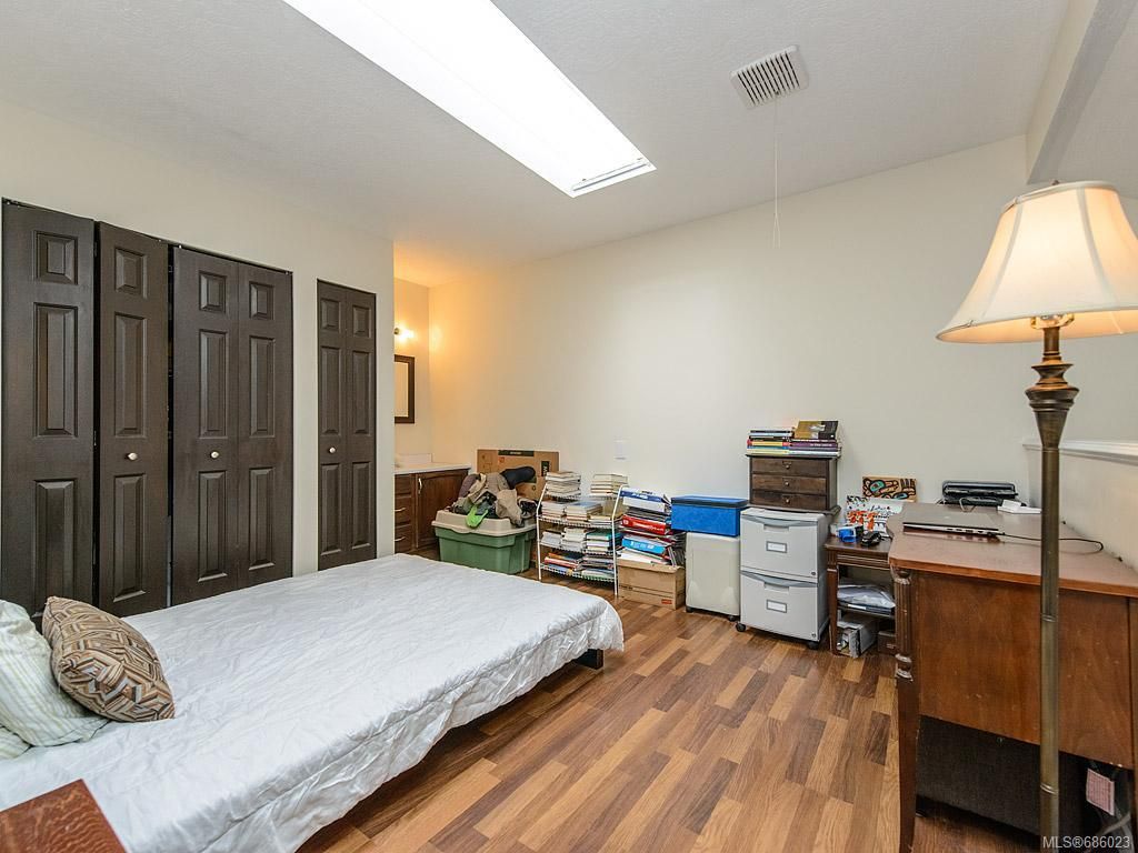 listing image 16042678274094244271