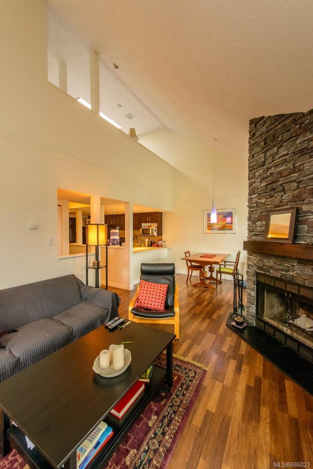 listing image 16043766494894286872