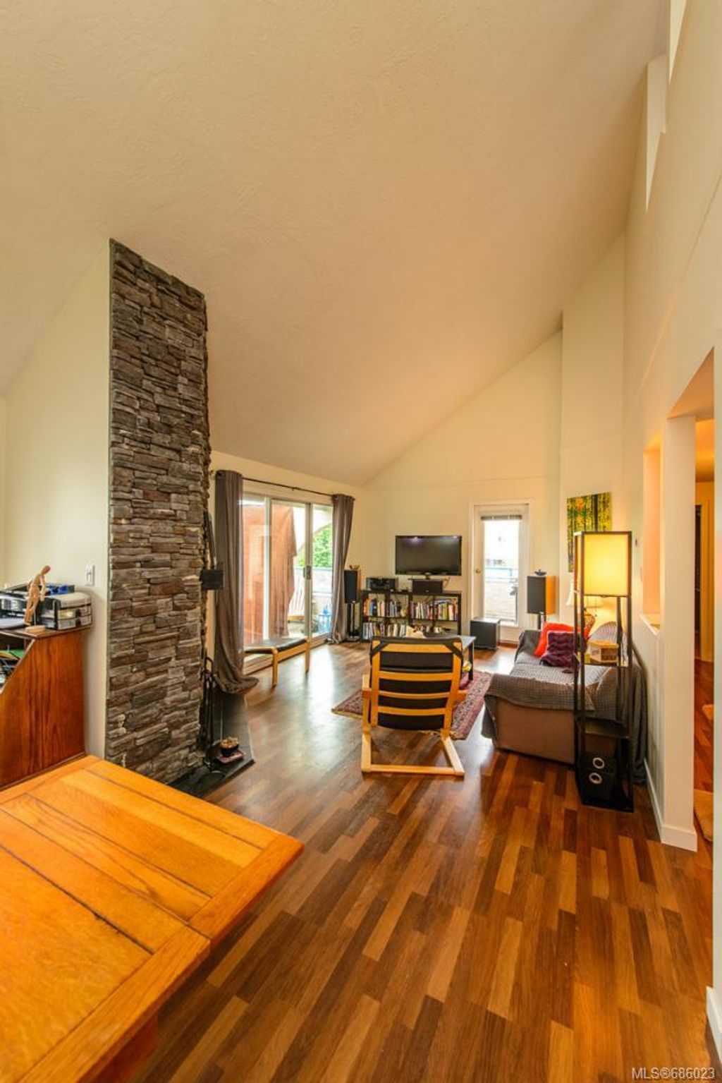 listing image 16045466379295881238