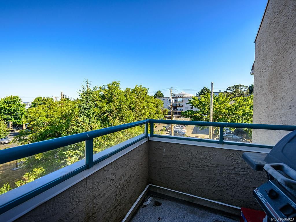 listing image 16046310895244359747