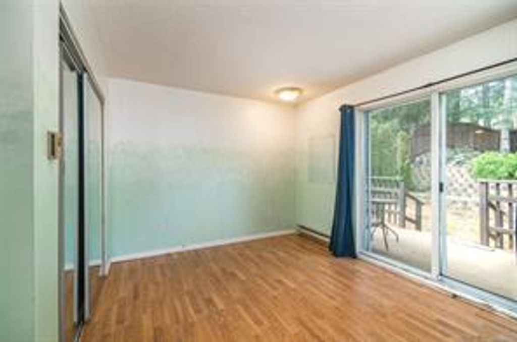 listing image 16042770036741964946