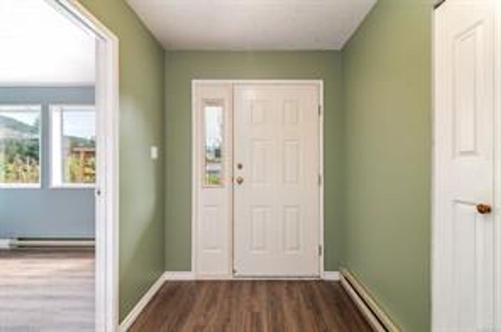 listing image 16042858935088872044