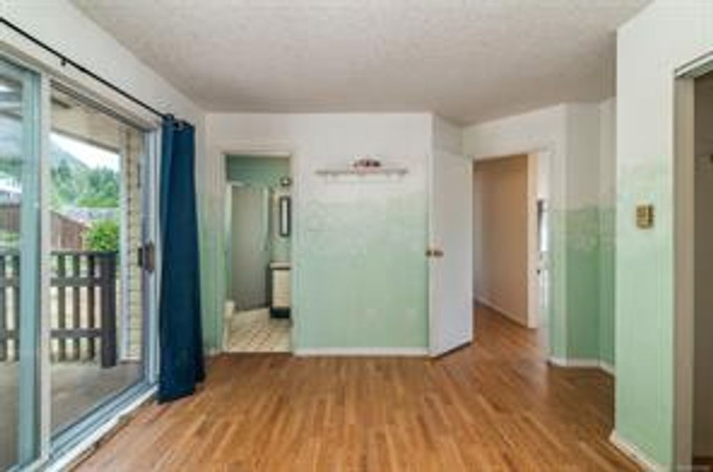 listing image 16044747598166204727