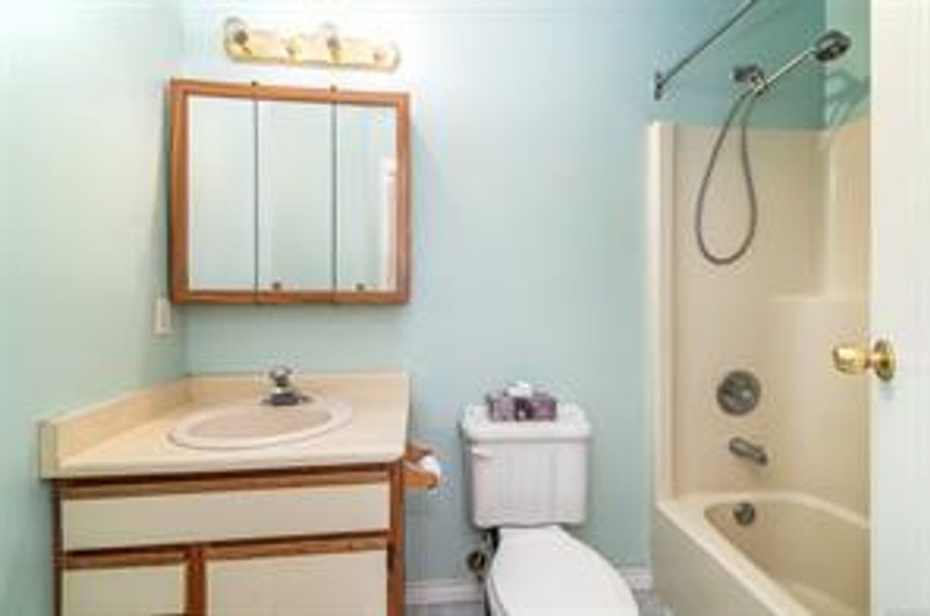 listing image 16043325005298735617