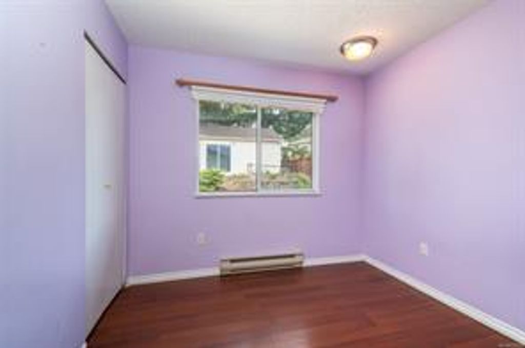 listing image 16040337939873835431