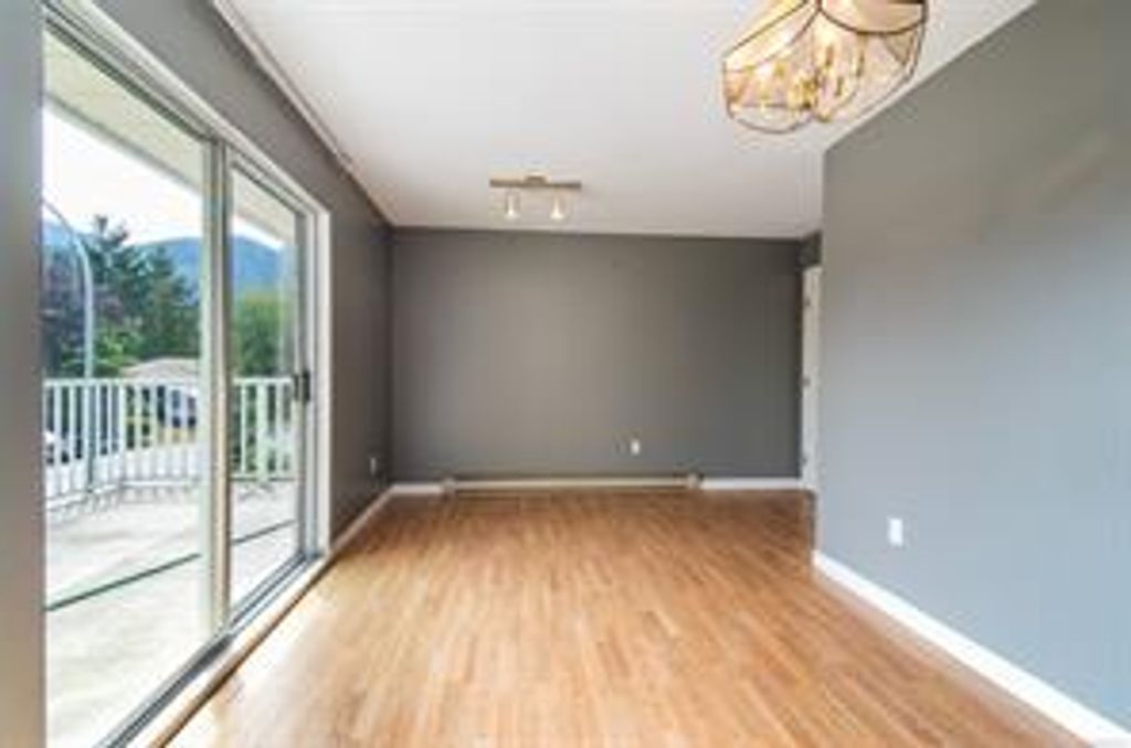 listing image 16048893248654404269