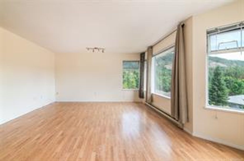 listing image 16047771162840220693