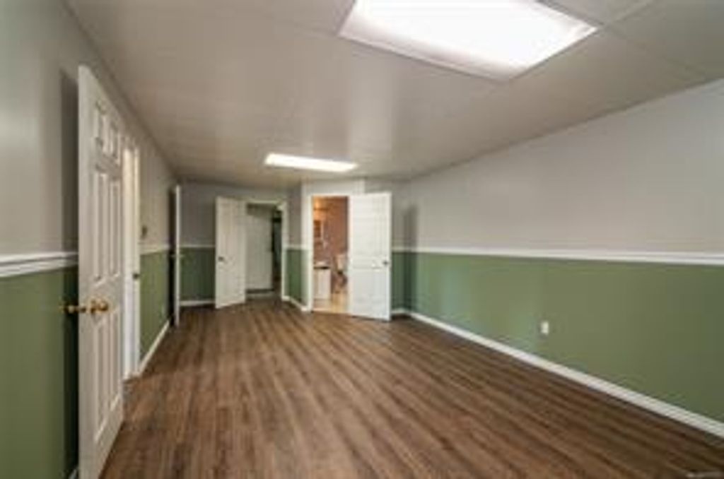 listing image 16048201067038902409