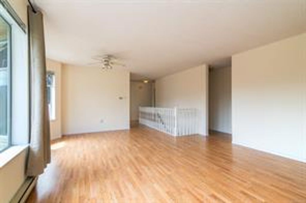 listing image 16049951220416331391