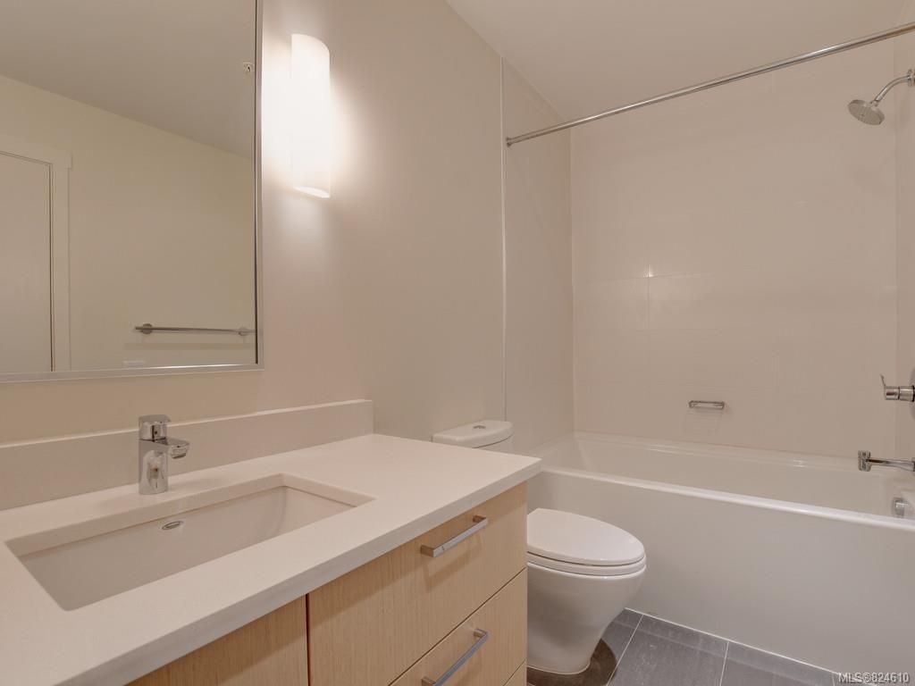 listing image 16041365786695