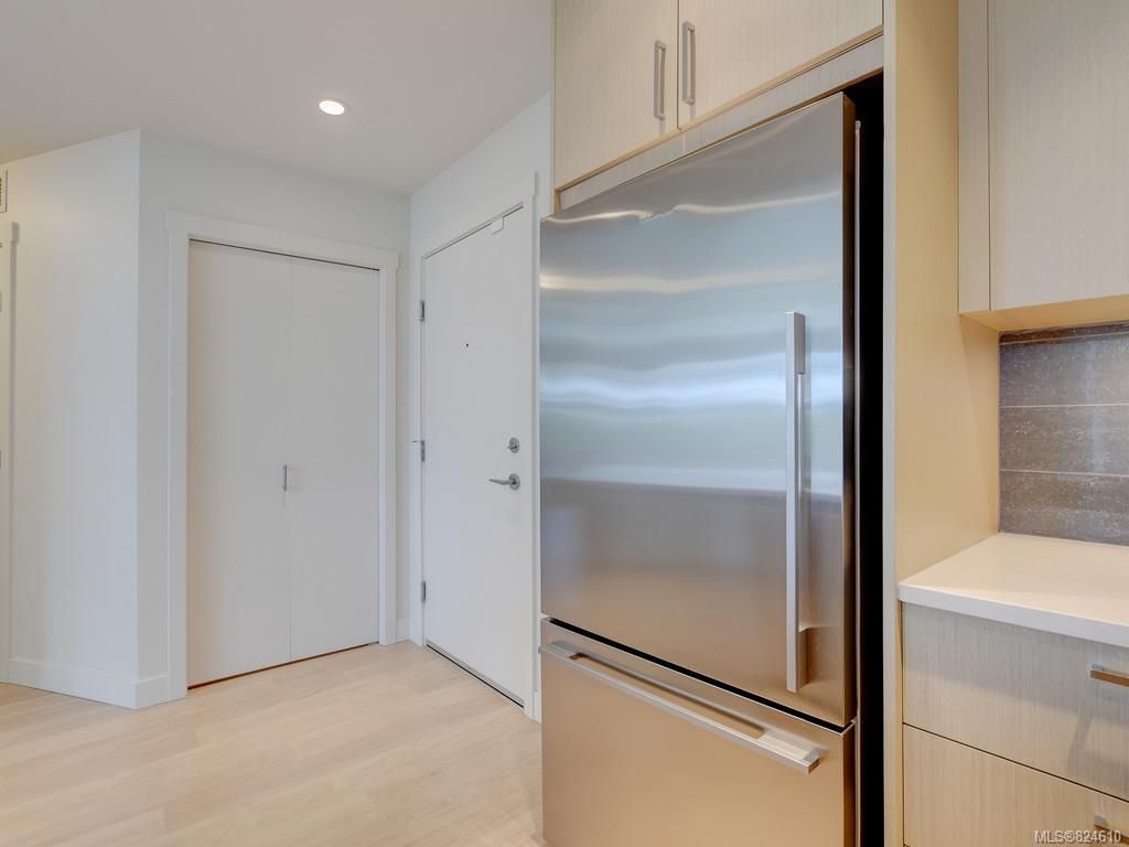 listing image 16043109244517