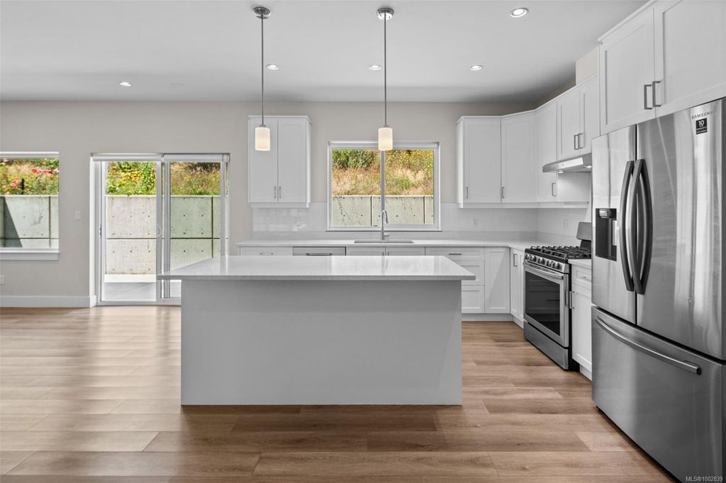 listing image 16044856299761424429