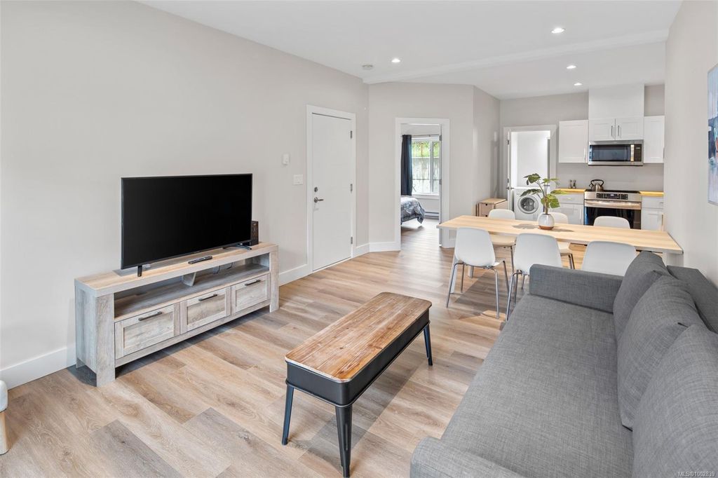 listing image 16045971646627606649