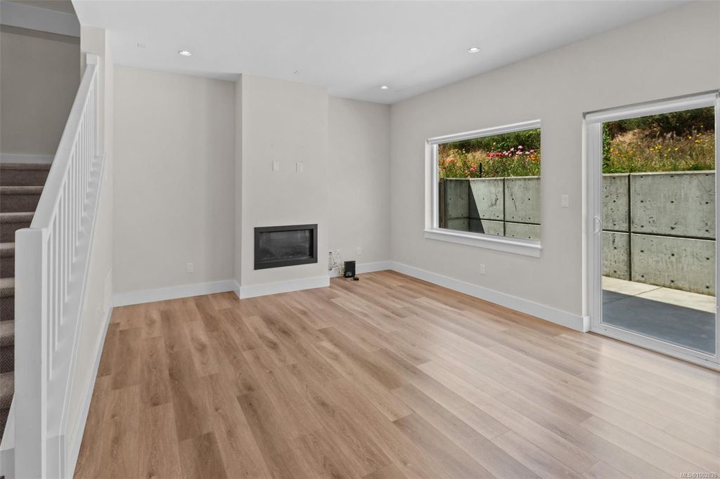listing image 16041113789272773991