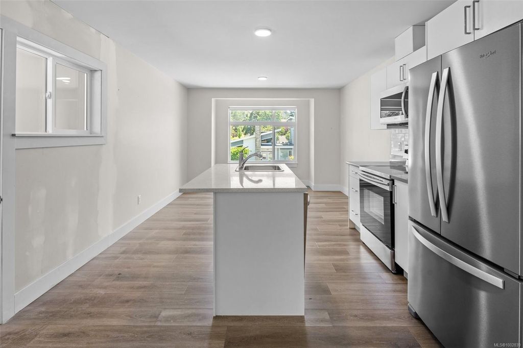 listing image 16041727751254656155