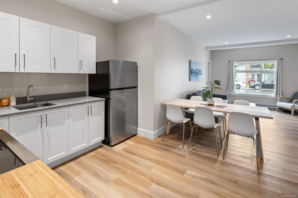 listing image 16047519375365117896