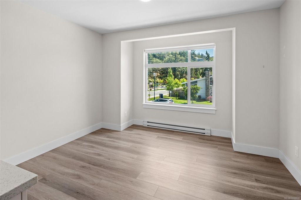 listing image 16046893211001792982