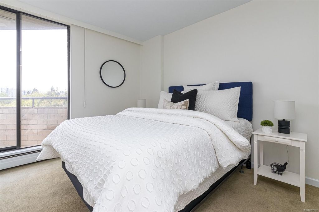 listing image 16046863539017788298