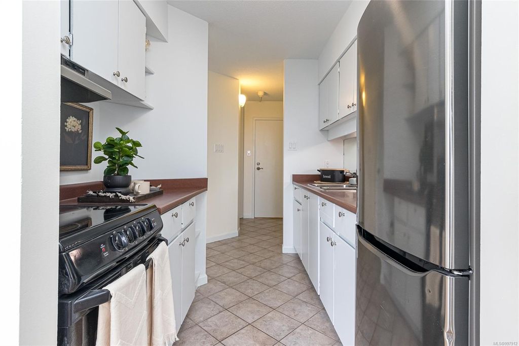 listing image 16042688690200740678