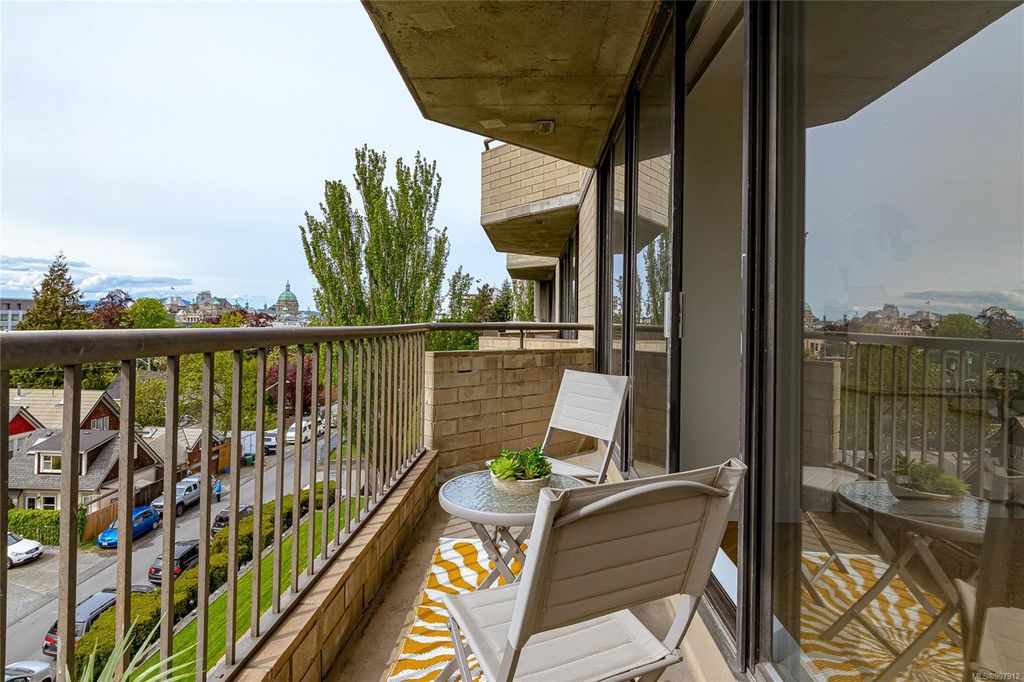 listing image 16048211316023204394