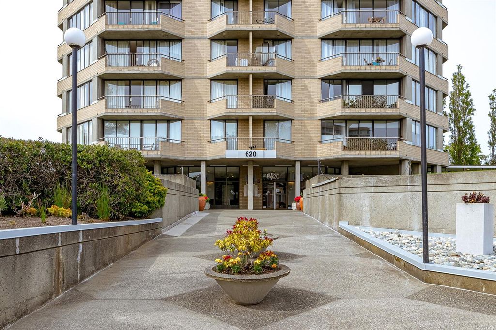 listing image 16041199742828817815